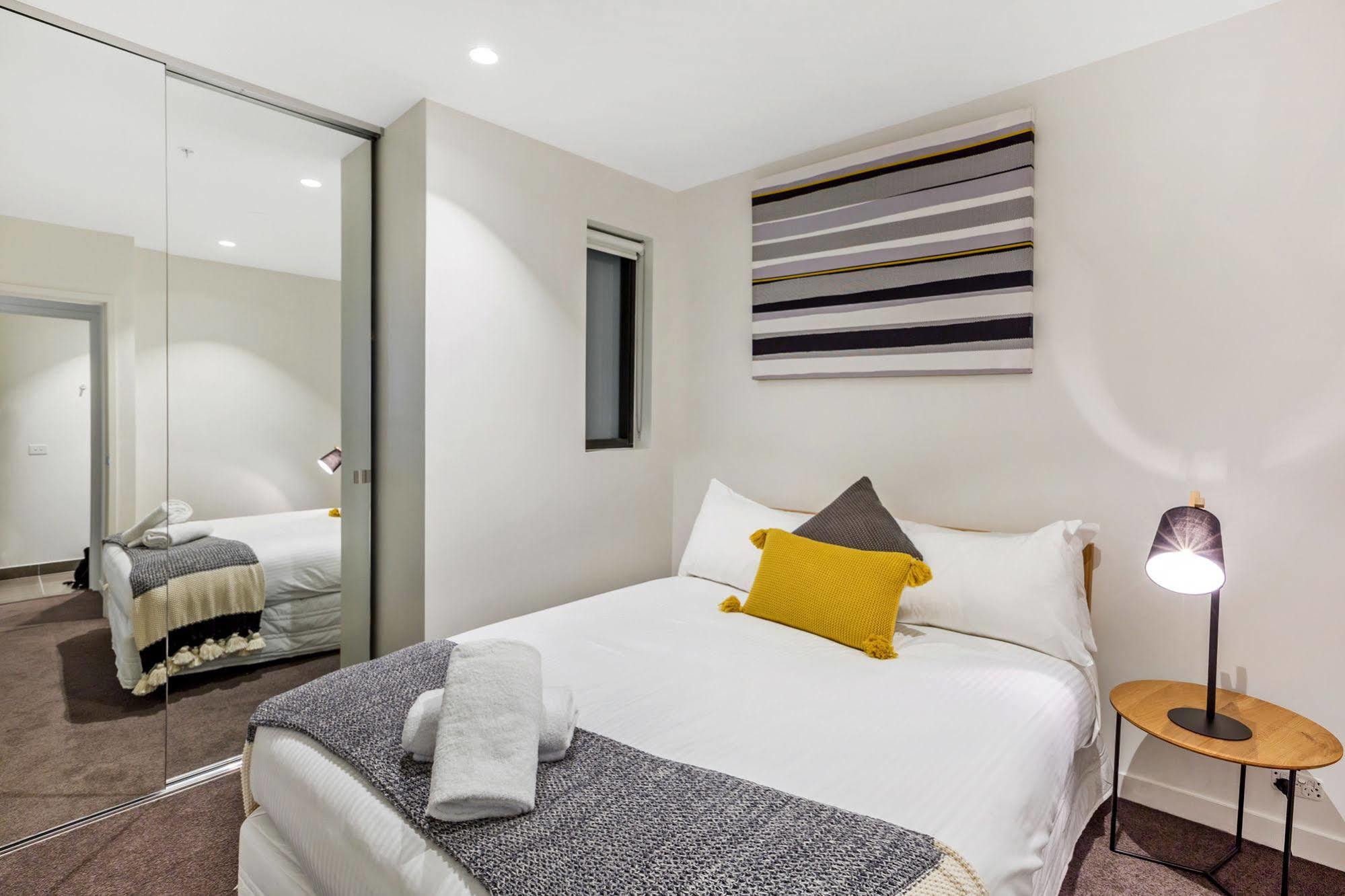 Serviced Apartments Melbourne - Platinum Aparthotel 4*
