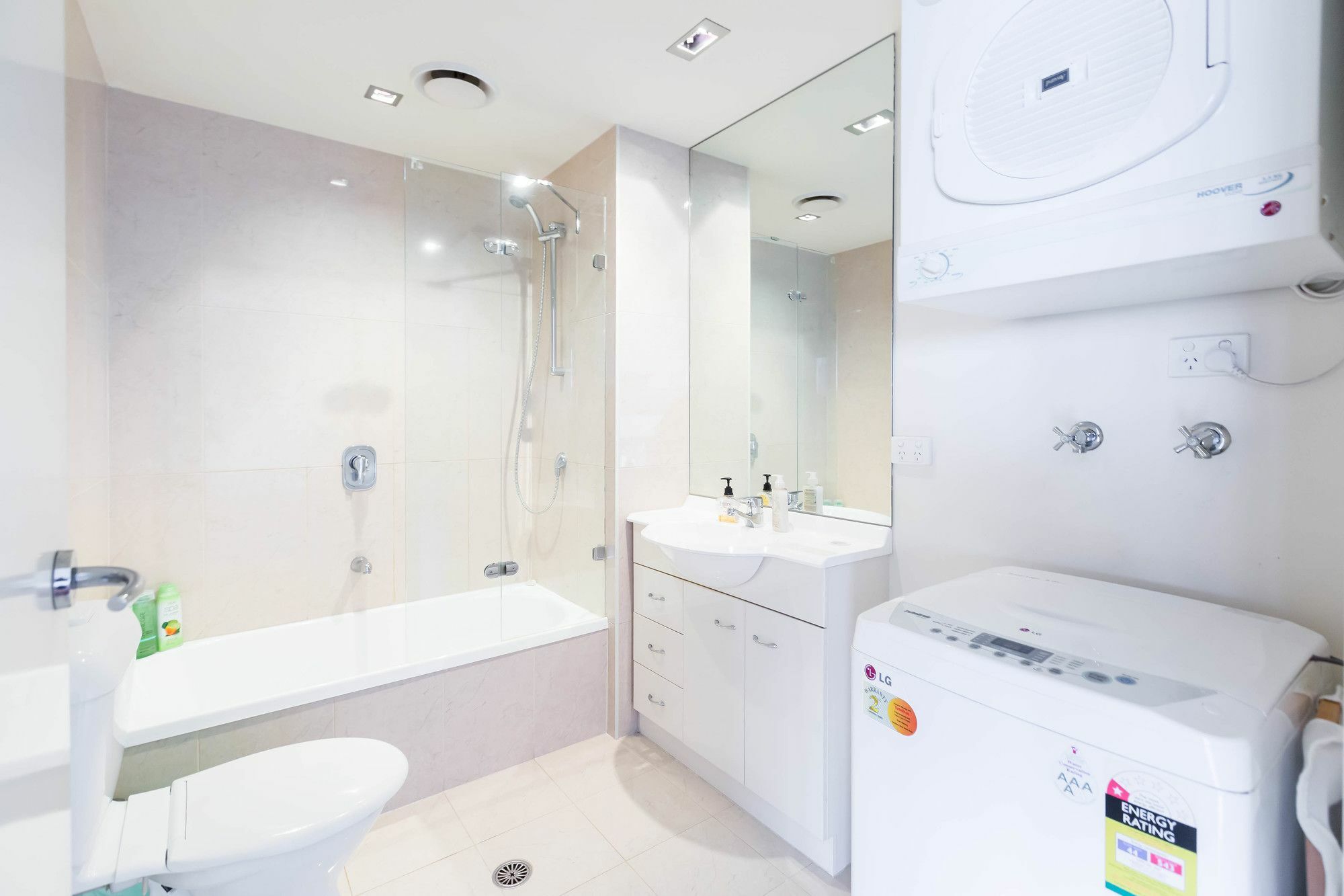 Morgan, 2bdr Southbank Apartment *