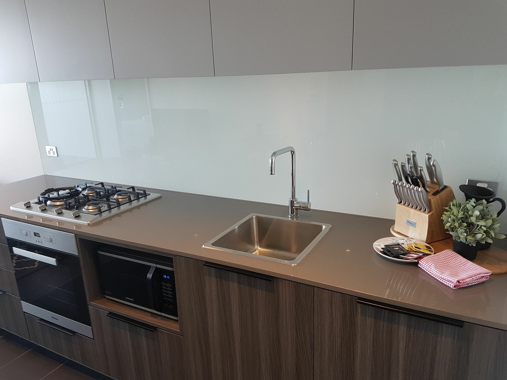 Turnkey - Docklands Apartment Melbourne