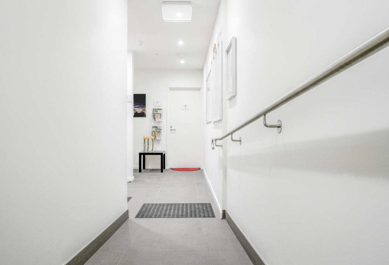 Apartment U201 Brunswick Living Floor Balcony Close To And Cbd Free Wifi Tram At Doorstep Melbourne