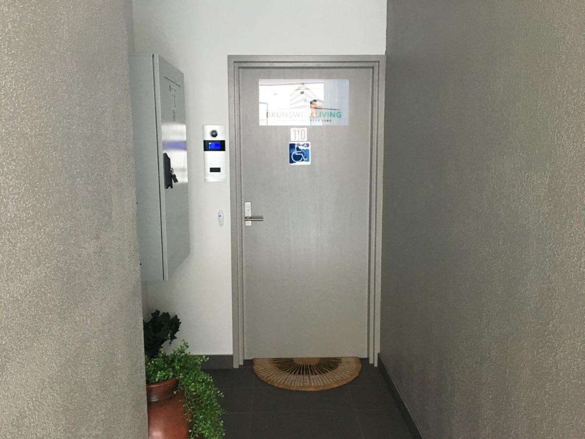 U201 Brunswick Living Floor Balcony Close To And Cbd Free Wifi Tram At Doorstep Apartment Melbourne