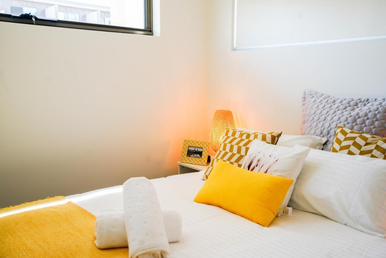 U201 Brunswick Living Floor Balcony Close To And Cbd Free Wifi Tram At Doorstep