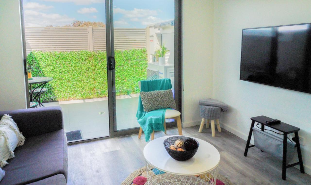 U201 Brunswick Living Floor Balcony Close To And Cbd Free Wifi Tram At Doorstep Melbourne