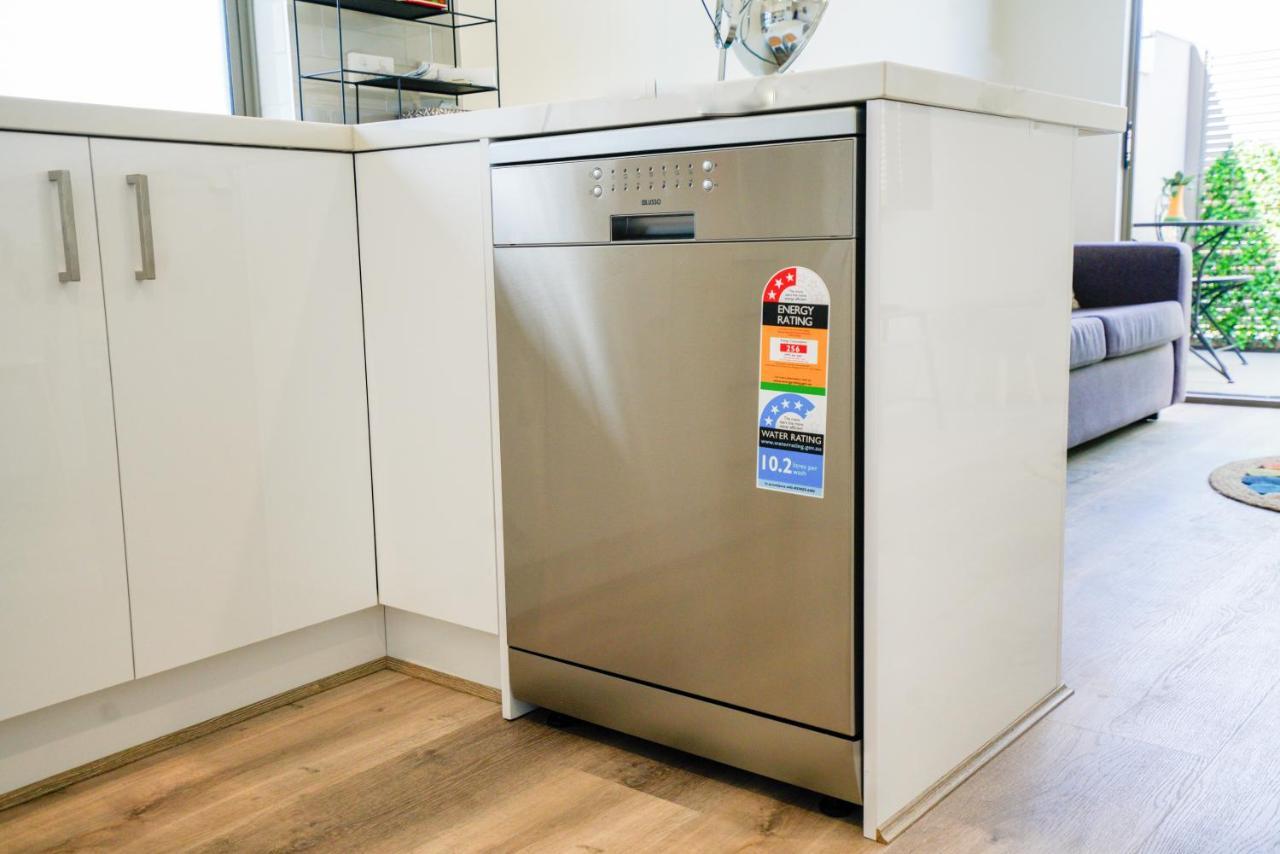 Apartment U201 Brunswick Living Floor Balcony Close To And Cbd Free Wifi Tram At Doorstep