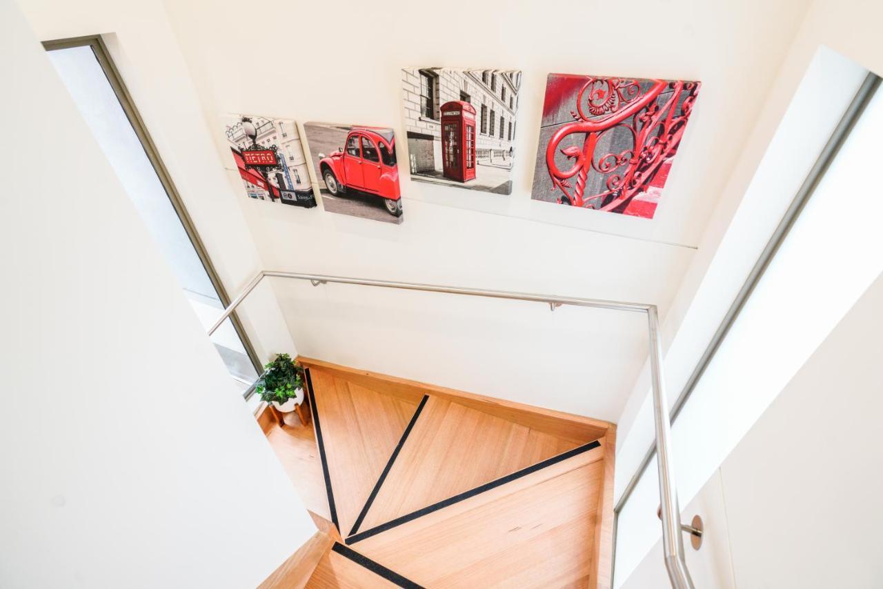 U201 Brunswick Living Floor Balcony Close To And Cbd Free Wifi Tram At Doorstep Apartment