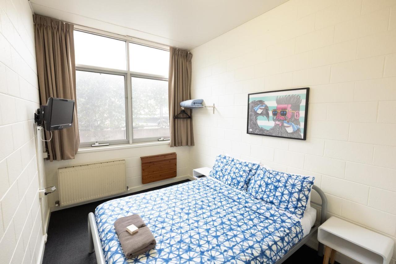Metro Yha Hostel *
